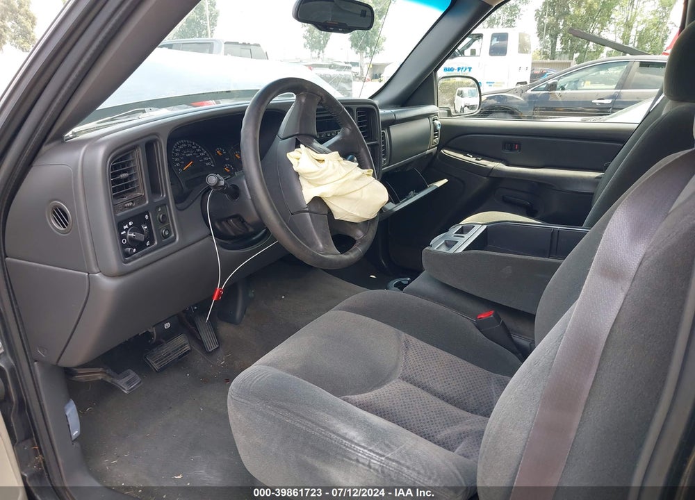 2004 CHEVROLET SILVERADO 1500 LS VIN: 2GCEC19V741157293
