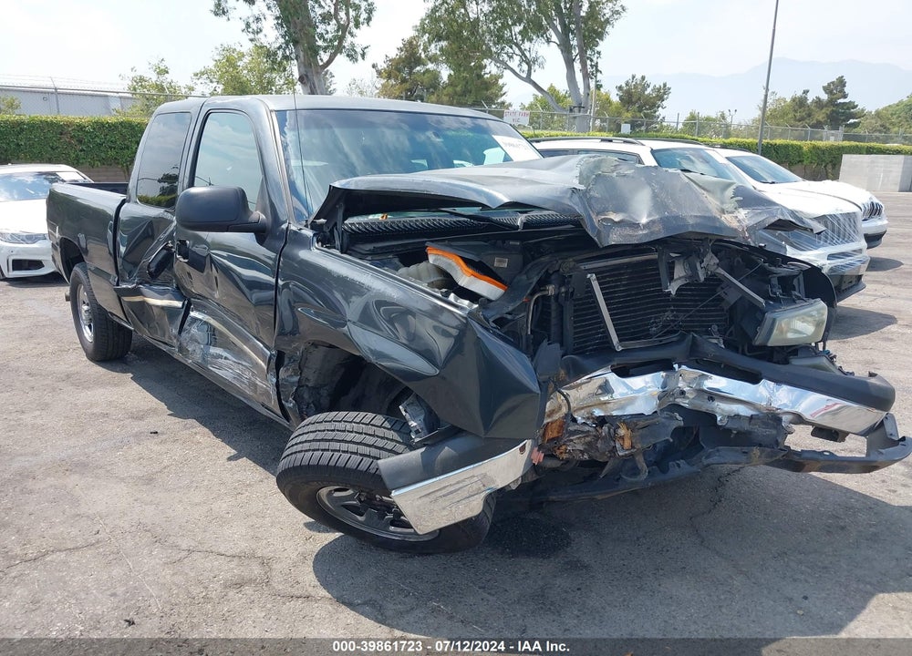 2004 CHEVROLET SILVERADO 1500 LS VIN: 2GCEC19V741157293