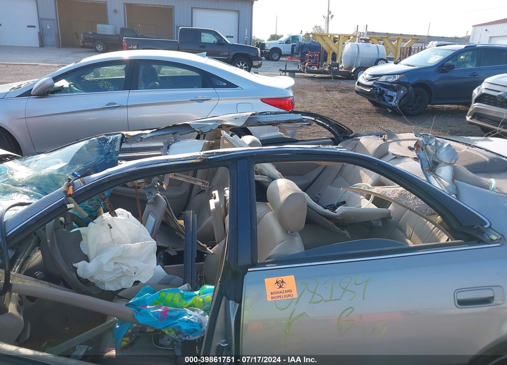 2000 LEXUS ES 300 VIN: JT8BF28G3Y5078189