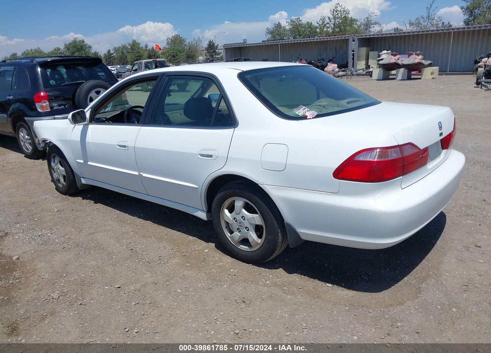 2000 HONDA ACCORD 2.3 EX VIN: JHMCG6608YC025711