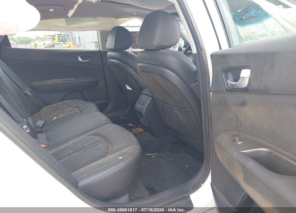 2020 KIA OPTIMA SE VIN: 5XXGT4L37LG428461