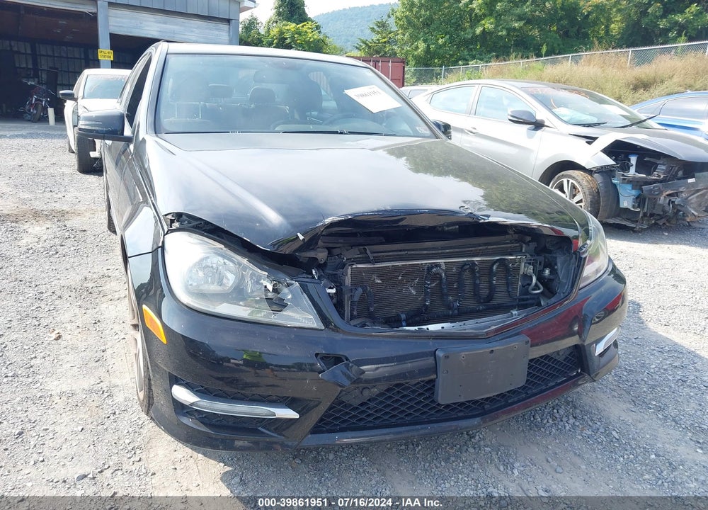 2012 MERCEDES-BENZ C 300 LUXURY 4MATIC/SPORT 4MATIC VIN: WDDGF8BB1CA643374