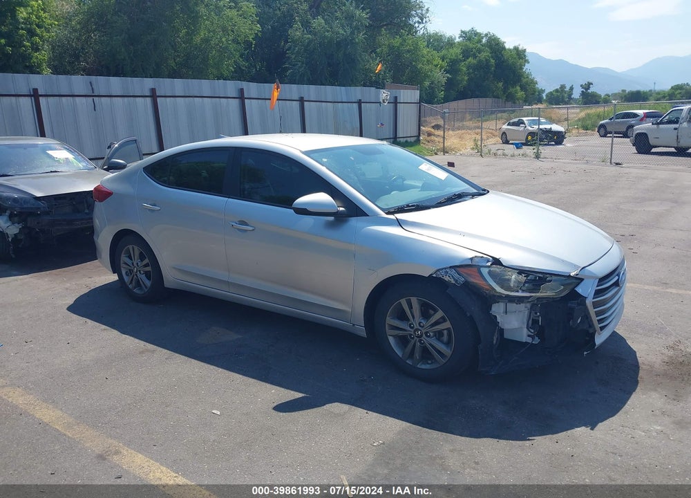 2017 HYUNDAI ELANTRA SE VIN: 5NPD84LF0HH046573