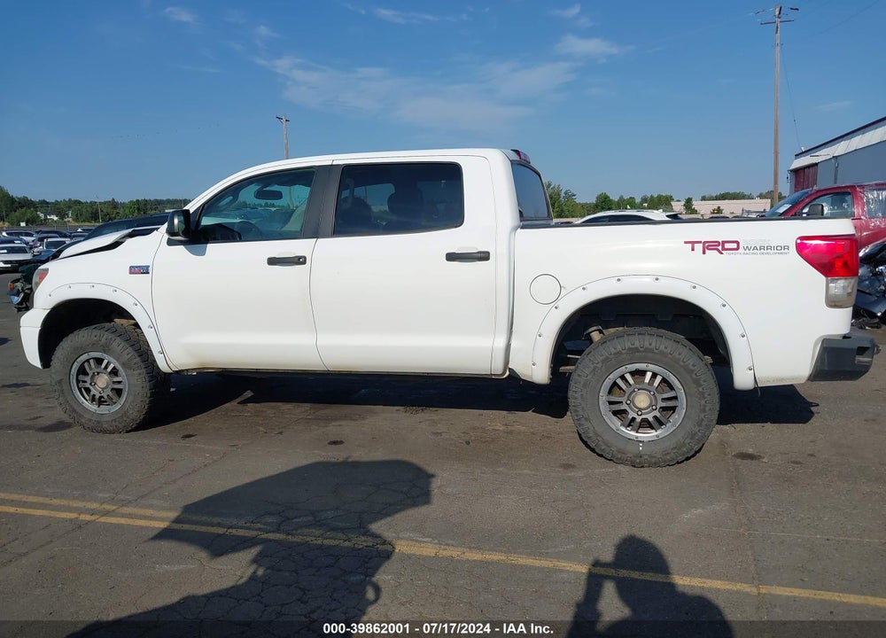 2011 TOYOTA TUNDRA GRADE 5.7L V8 VIN: 5TFDW5F1XBX158904