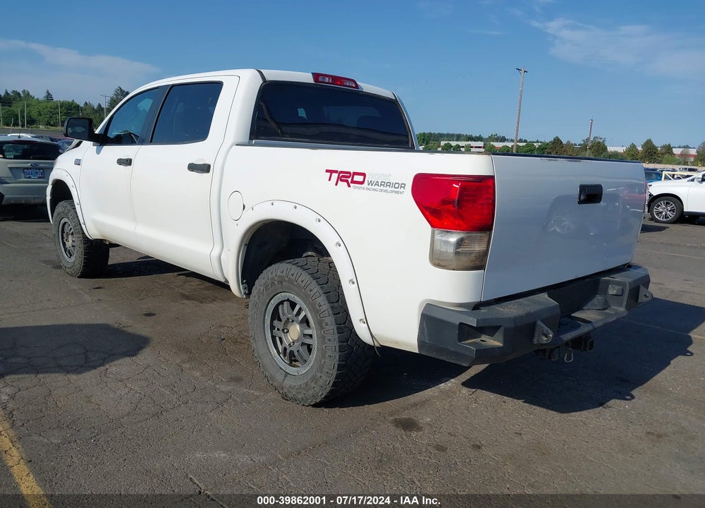 2011 TOYOTA TUNDRA GRADE 5.7L V8 VIN: 5TFDW5F1XBX158904