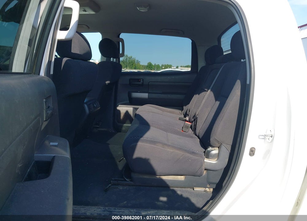 2011 TOYOTA TUNDRA GRADE 5.7L V8 VIN: 5TFDW5F1XBX158904