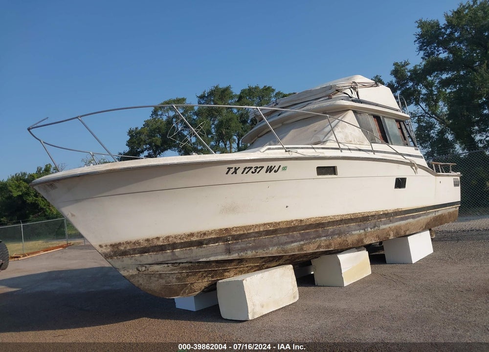 1976 TROJAN BOAT VIN: TRJ064560376