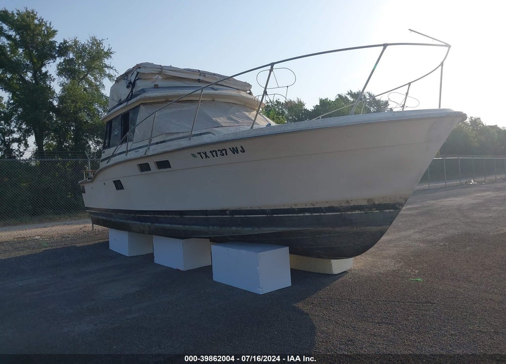 1976 TROJAN BOAT VIN: TRJ064560376