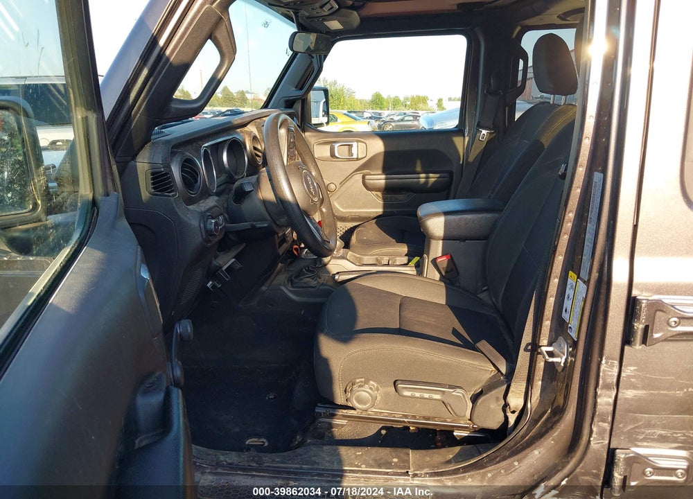 2018 JEEP WRANGLER UNLIMITED SPORT 4X4 VIN: 1C4HJXDG4JW139398