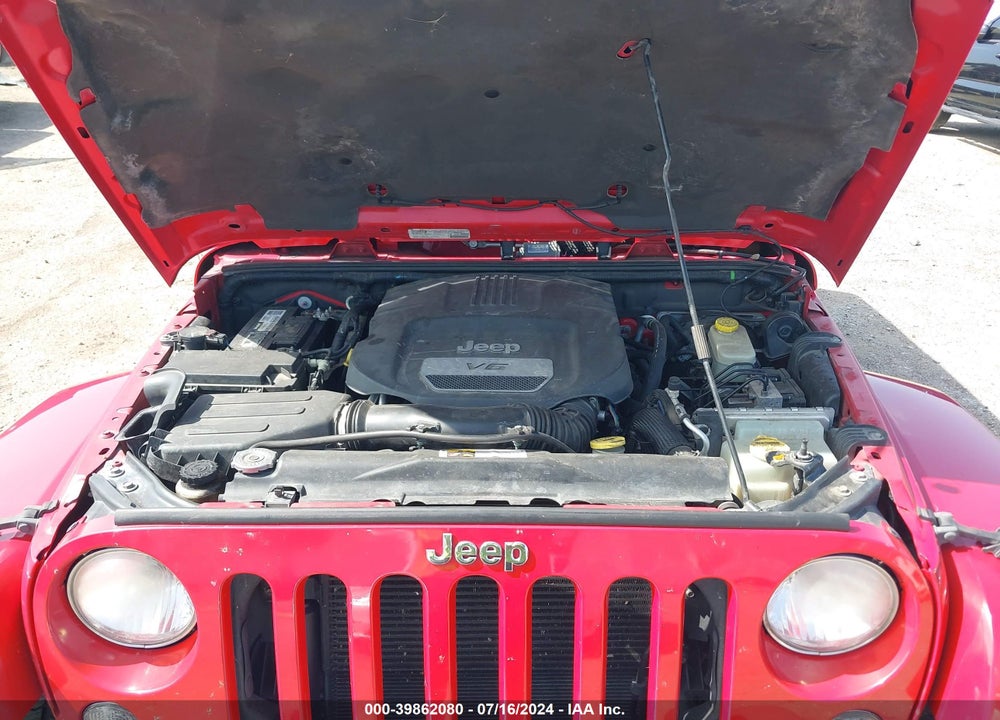 2014 JEEP WRANGLER UNLIMITED SAHARA VIN: 1C4BJWEG8EL186312