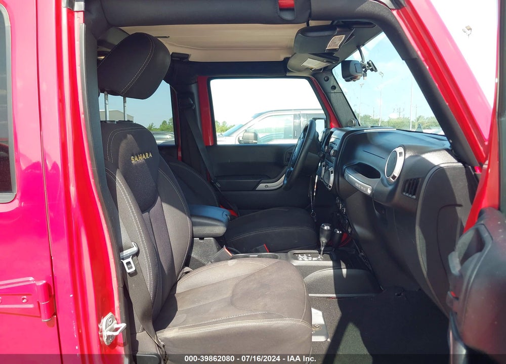 2014 JEEP WRANGLER UNLIMITED SAHARA VIN: 1C4BJWEG8EL186312