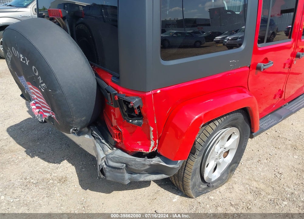 2014 JEEP WRANGLER UNLIMITED SAHARA VIN: 1C4BJWEG8EL186312