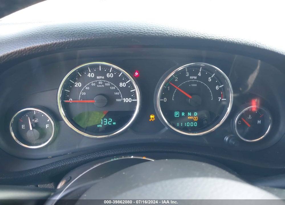 2014 JEEP WRANGLER UNLIMITED SAHARA VIN: 1C4BJWEG8EL186312