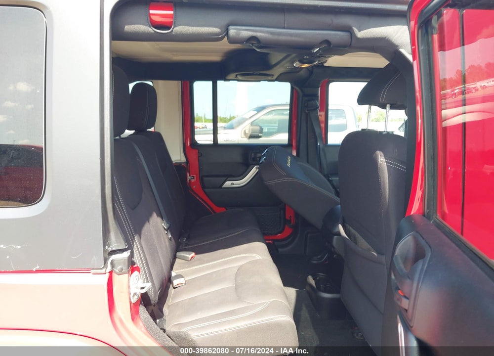 2014 JEEP WRANGLER UNLIMITED SAHARA VIN: 1C4BJWEG8EL186312