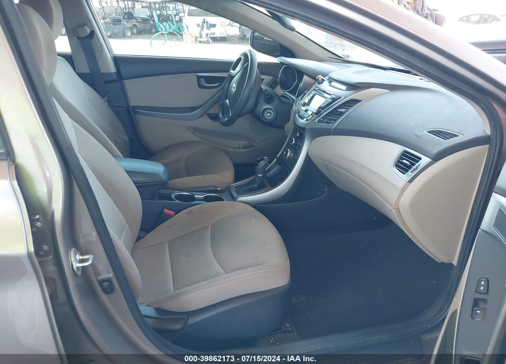 2016 HYUNDAI ELANTRA SE VIN: 5NPDH4AE2GH658492