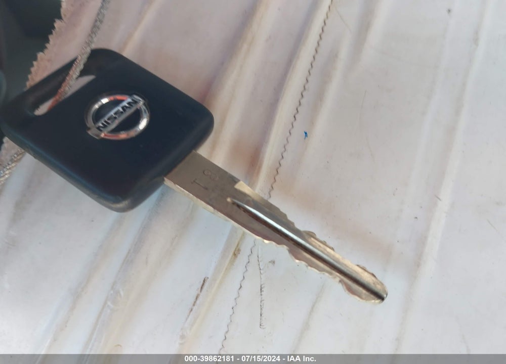 2005 NISSAN FRONTIER LE VIN: 1N6AD07W15C424194