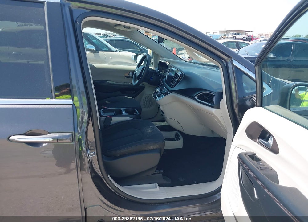 2017 CHRYSLER PACIFICA VIN: 2C4RC1BG6HR811835