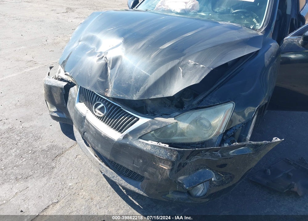 2009 LEXUS IS 250 VIN: JTHBK262395105282