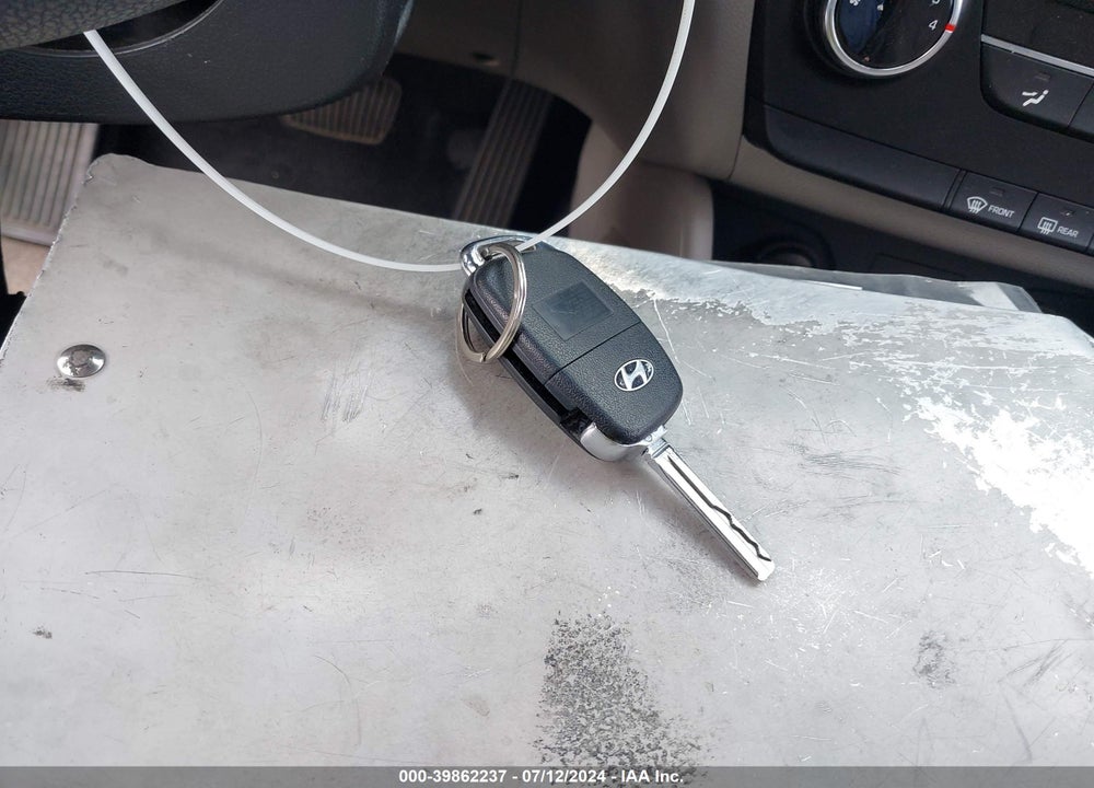2019 HYUNDAI TUCSON SE VIN: KM8J2CA41KU886371