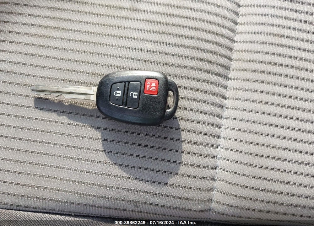 2013 TOYOTA RAV4 XLE VIN: 2T3RFREV2DW037471