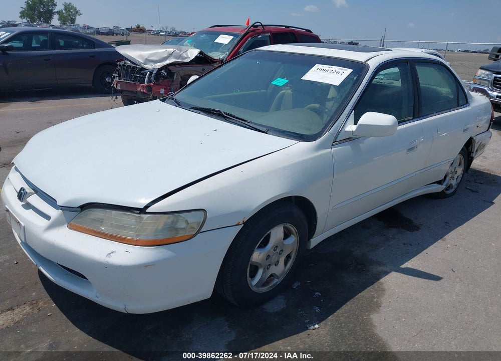2000 HONDA ACCORD 3.0 EX VIN: 1HGCG1658YA086859