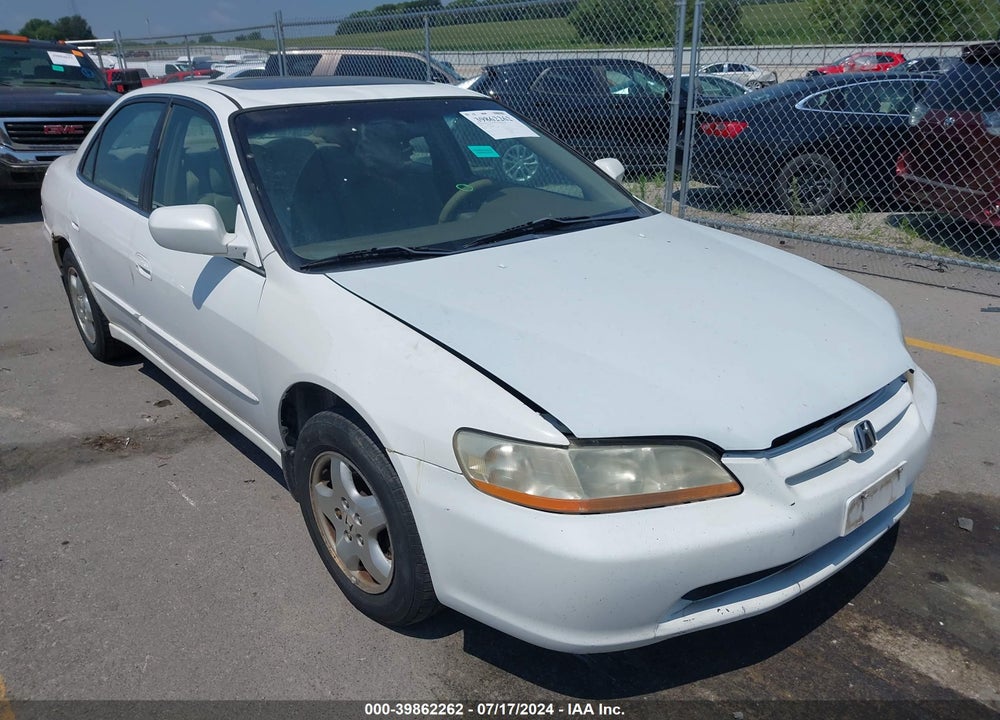 2000 HONDA ACCORD 3.0 EX VIN: 1HGCG1658YA086859