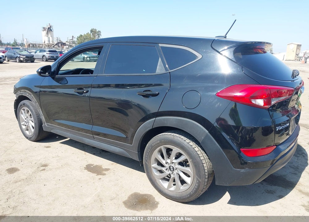 2017 HYUNDAI TUCSON SE VIN: KM8J23A4XHU535077