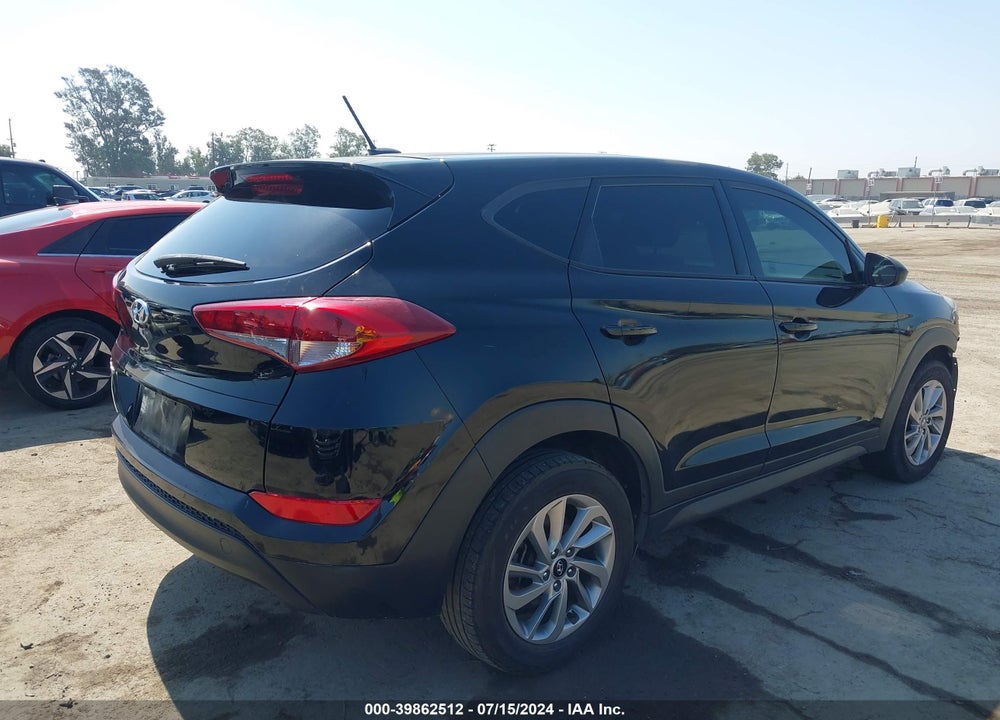 2017 HYUNDAI TUCSON SE VIN: KM8J23A4XHU535077