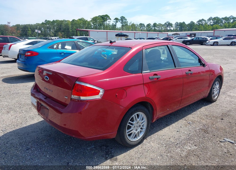 2011 FORD FOCUS SE VIN: 1FAHP3FN2BW147025