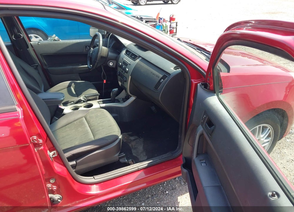 2011 FORD FOCUS SE VIN: 1FAHP3FN2BW147025