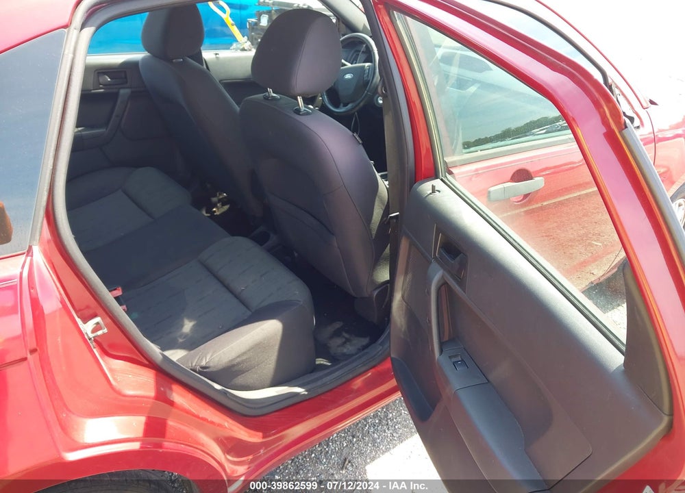2011 FORD FOCUS SE VIN: 1FAHP3FN2BW147025