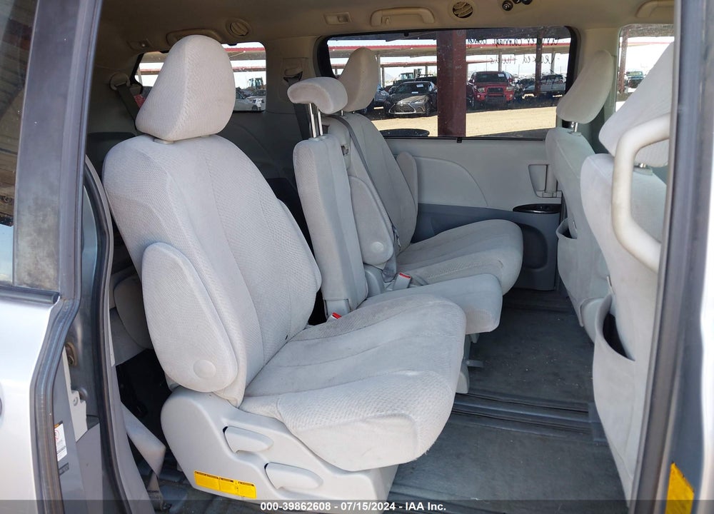 2011 TOYOTA SIENNA LE V6 VIN: 5TDKK3DCXBS150125