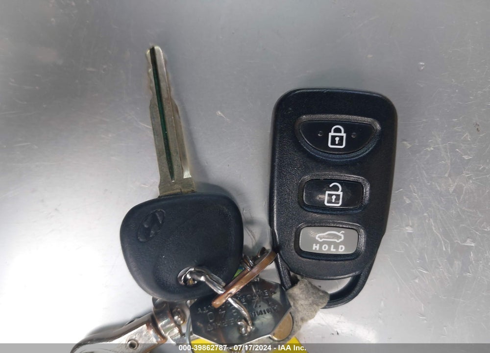 2013 HYUNDAI ELANTRA GLS VIN: KMHDH4AE6DU946917