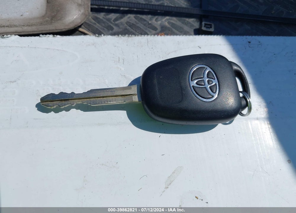2015 TOYOTA COROLLA LE VIN: 5YFBURHEXFP355354