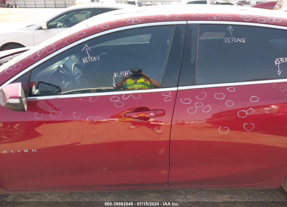 2018 CHEVROLET MALIBU LT VIN: 1G1ZD5ST4JF103560