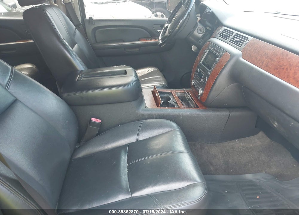 2008 CHEVROLET TAHOE LTZ VIN: 1GNFK13088J105873