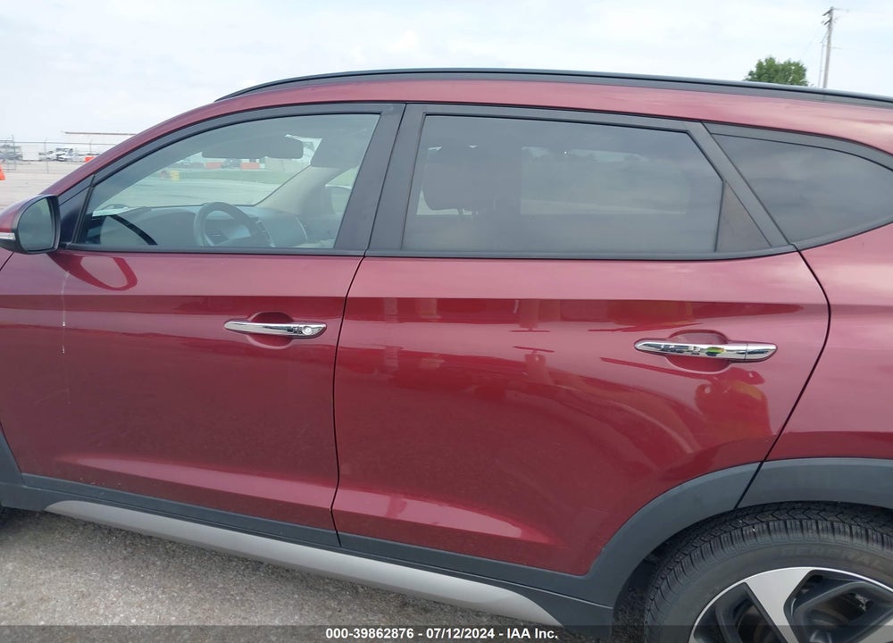 2017 HYUNDAI TUCSON LIMITED VIN: KM8J3CA22HU275883
