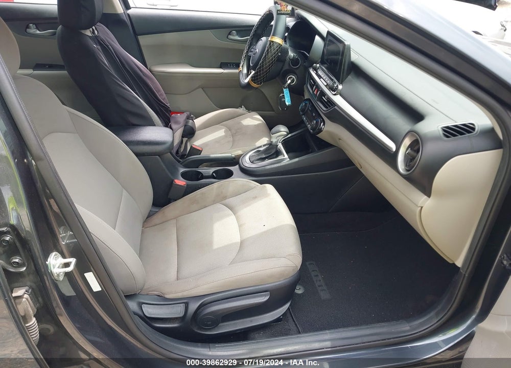 2019 KIA FORTE LXS VIN: 3KPF24ADXKE019307