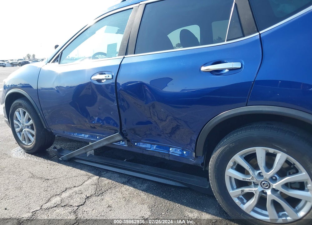2018 NISSAN ROGUE SV VIN: 5N1AT2MT8JC723456