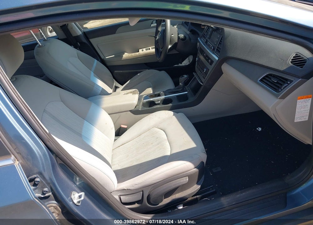 2016 HYUNDAI SONATA HYBRID SE VIN: KMHE24L17GA029085
