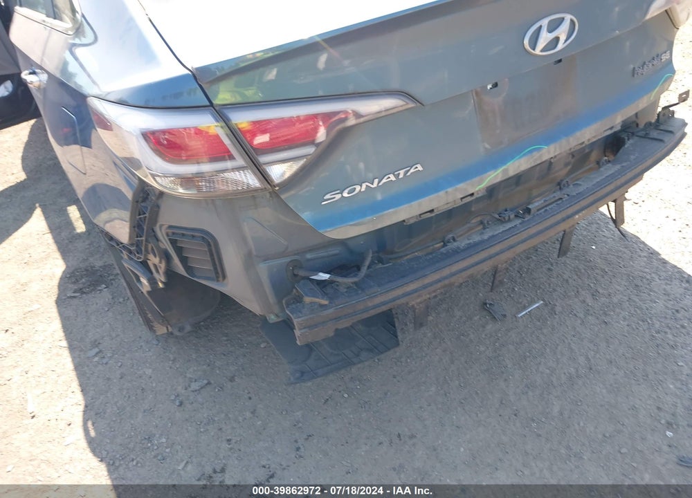 2016 HYUNDAI SONATA HYBRID SE VIN: KMHE24L17GA029085