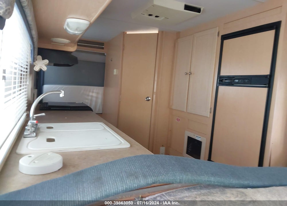 2006 KODIAK CCH 24'4" VIN: 47CTS5K256J163120