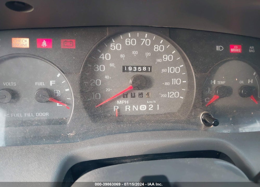 2002 MERCURY GRAND MARQUIS GS VIN: 2MEFM74W12X601460