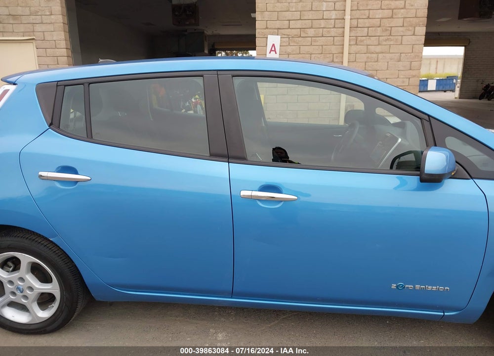 2013 NISSAN LEAF SV VIN: 1N4AZ0CP5DC413142