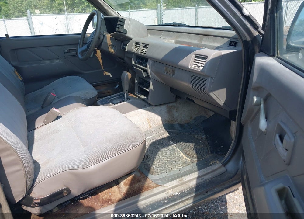 1994 ISUZU CONVENTIONAL SHORT BED VIN: JAACL11E9R7208040