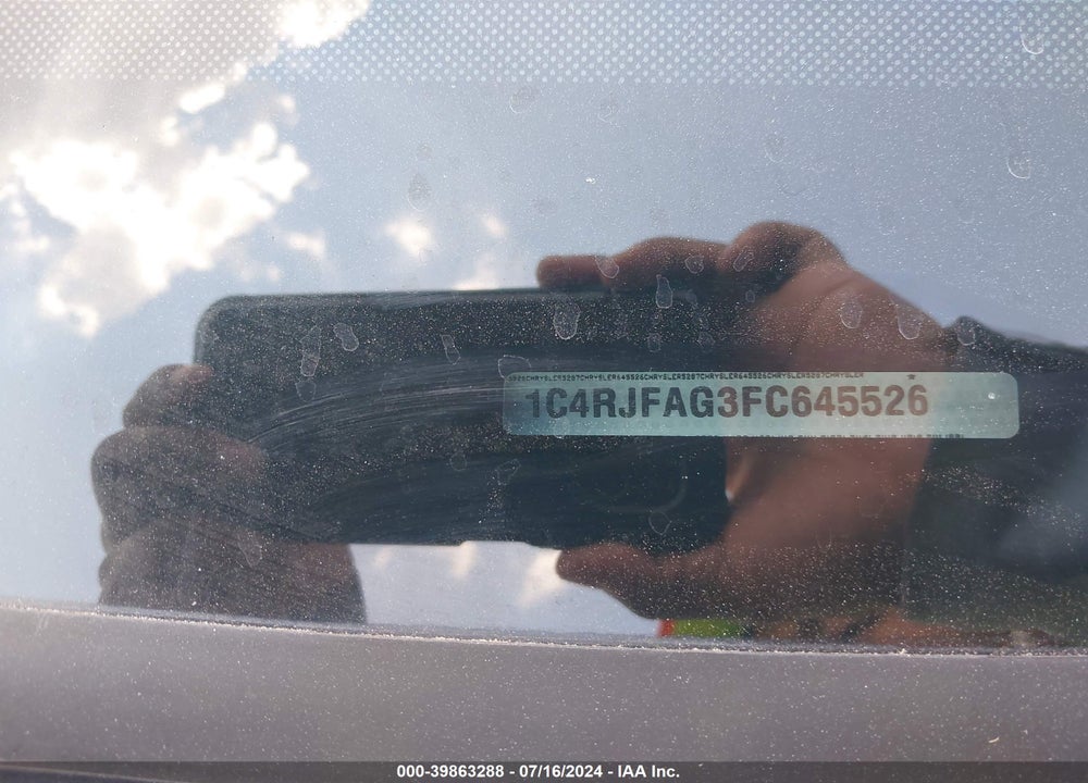 2015 JEEP GRAND CHEROKEE ALTITUDE VIN: 1C4RJFAG3FC645526