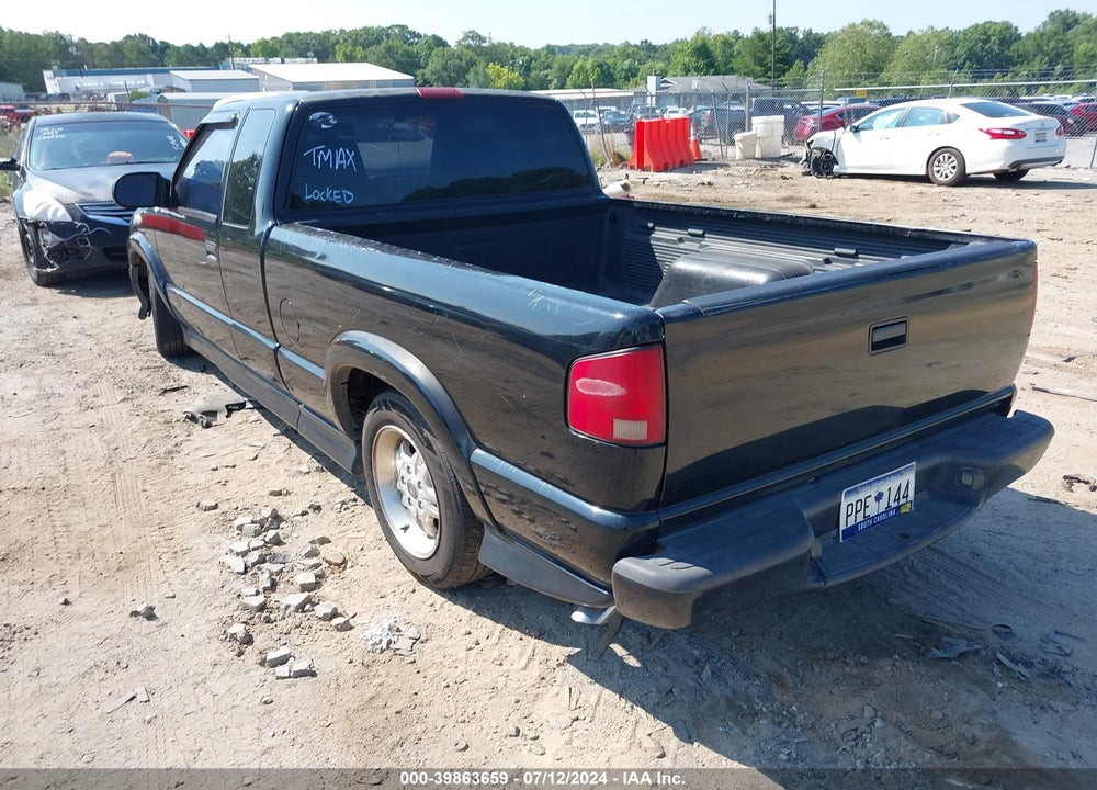 2001 CHEVROLET S-10 LS VIN: 1GCCS19W518119122