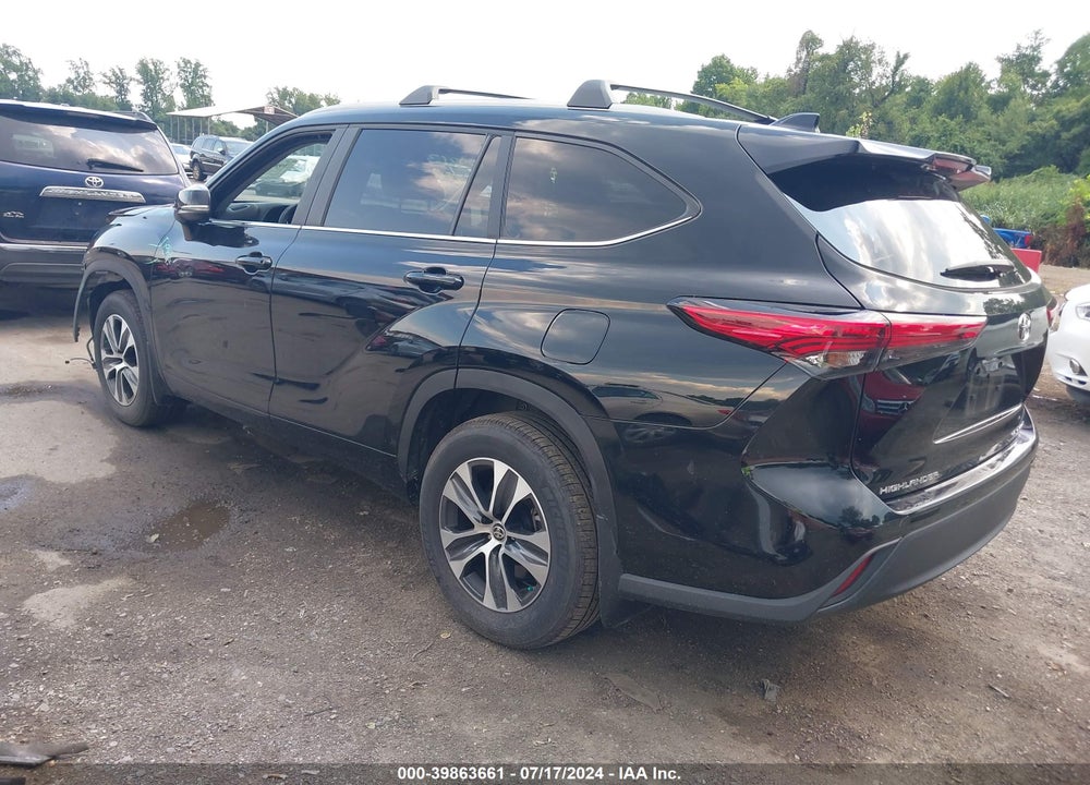 2023 TOYOTA HIGHLANDER XLE VIN: 5TDKDRBH5PS040392