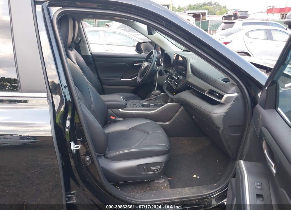 2023 TOYOTA HIGHLANDER XLE VIN: 5TDKDRBH5PS040392