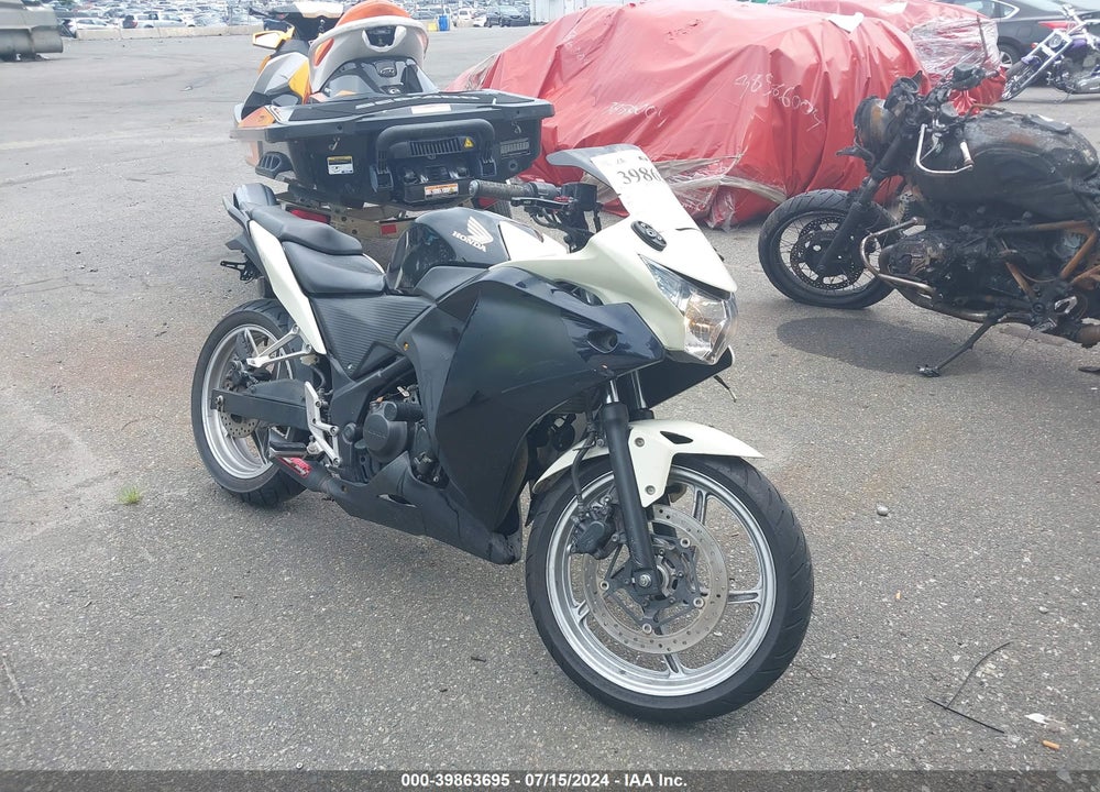 2012 HONDA CBR250 R VIN: MLHMC4104C5206702